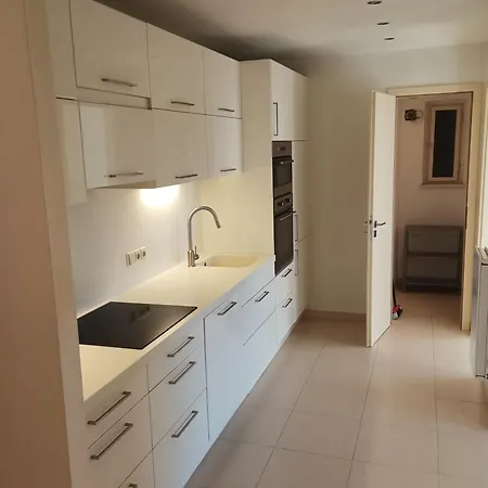 Modern In 6 * Praga